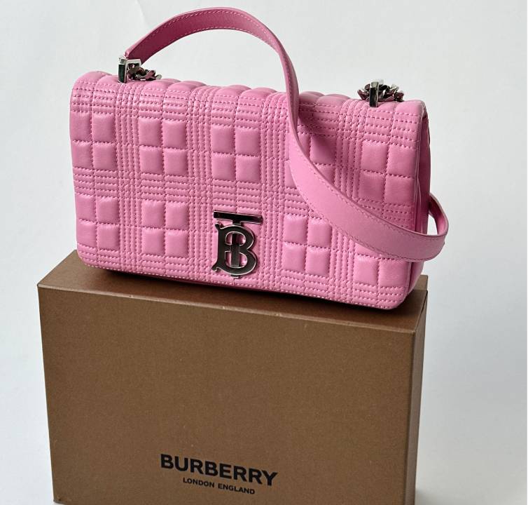 Foto de bolsa Burberry Lola seminova.