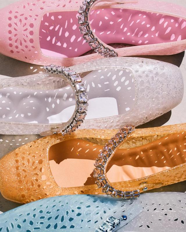 Sapato Jimmy Choo. Clique na imagem e confira mais modelos! (Foto: Reprodução/Instagram @jimmychoo)