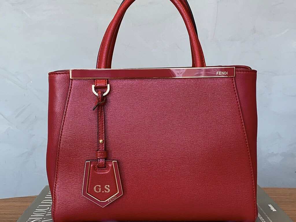 Foto de bolsa Fendi seminova.