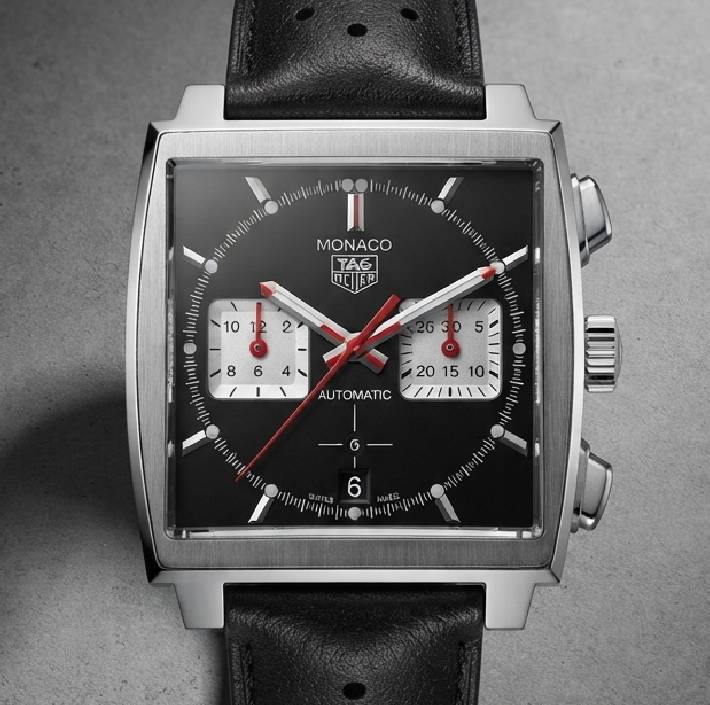 Foto de um relógio masculino  TAG Heuer Monaco Automático 39mm usado.