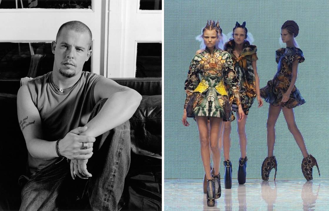 Foto do estilista Lee Alexander McQueen ao lado do último desfile assinado por ele antes da morte, Coleção Atlantis com o vestido de Naomi Campbell.
