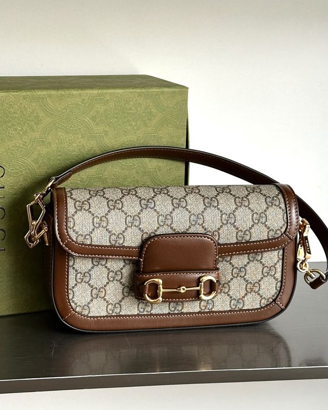 Bolsa Gucci Horsebit 1955. Clique na imagem e confira mais modelos da marca!