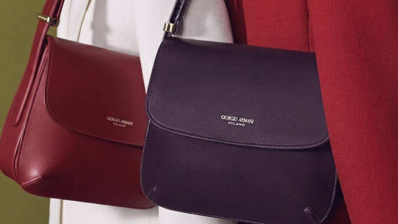 Fotos de bolsas Armani que Dario Vitale é novo designer.