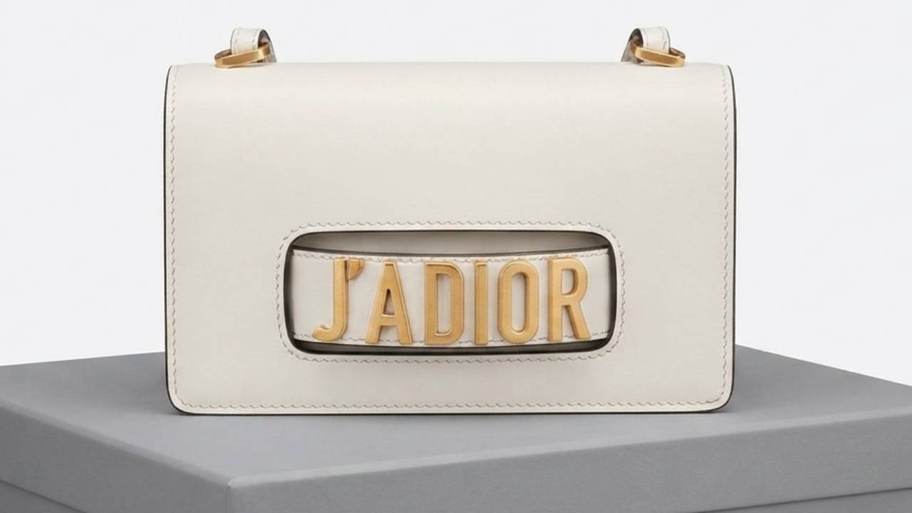 Bolsa Dior seminova.