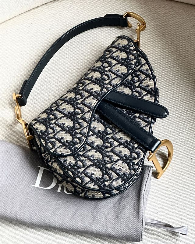Foto de bolsa Dior usada original.