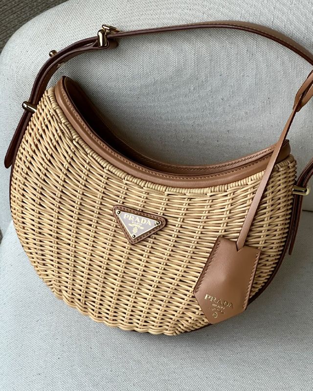 Bolsa Prada Arqué. Clique na imagem e confira mais modelos!