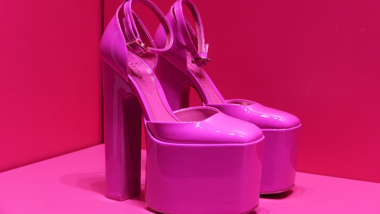 capa do post sobre sapatos de marcas de luxo no etiqueta única